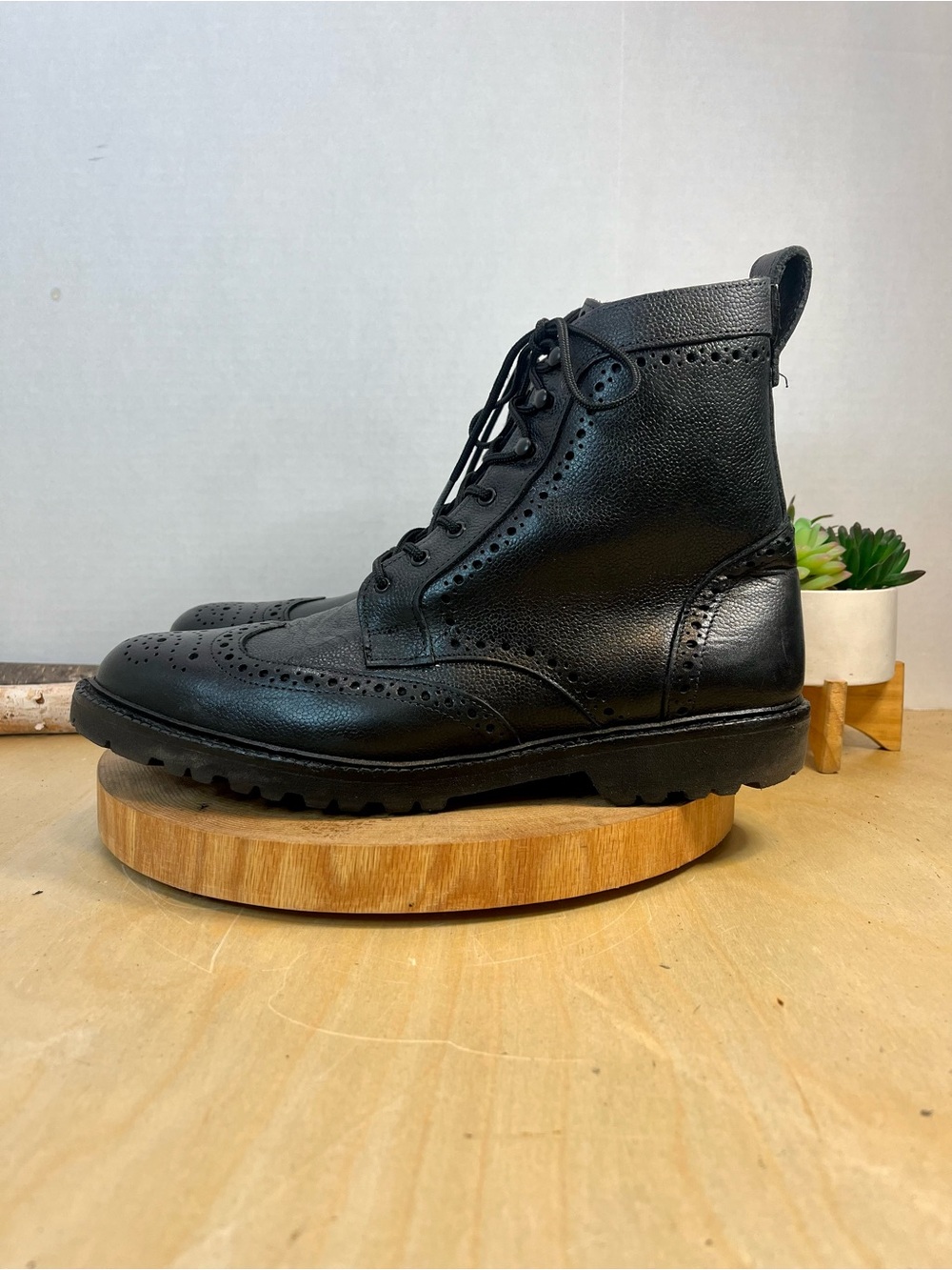 Allen Edmonds Long Branch Black Leather Wingtip Brogue Lug Sole Boots Size 11.5D